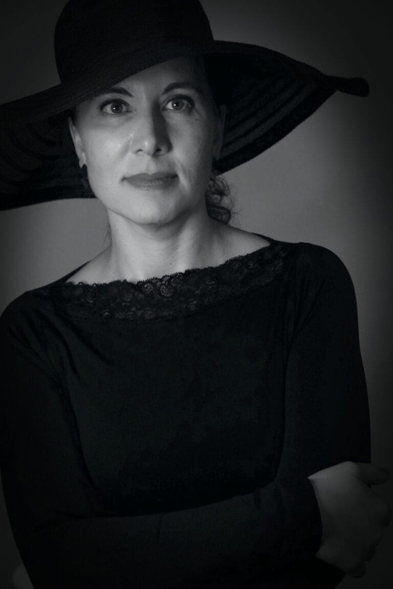 READI SILVA, CLAUDIA